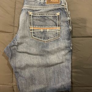 Mens Ariat M4 jeans. Size 38x30